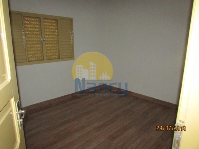 Casa para alugar com 2 quartos, 79m² - Foto 11