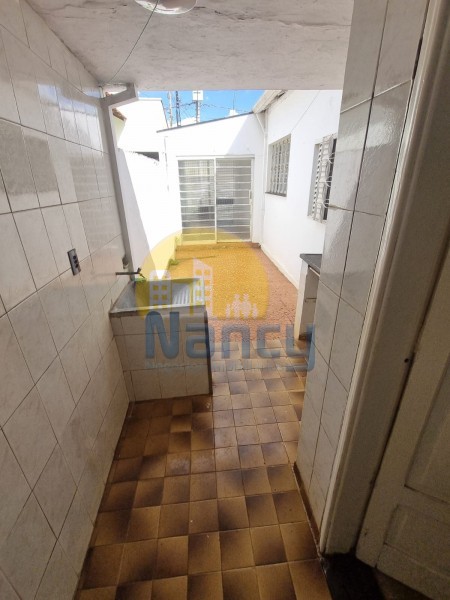 Casa para alugar com 2 quartos, 70m² - Foto 9